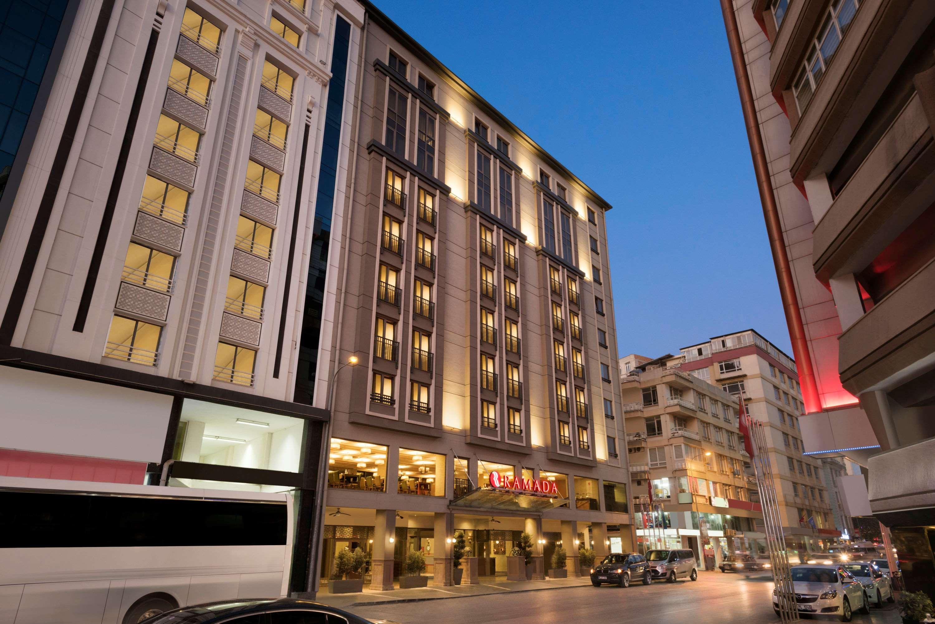 Ramada Hotel & Suites Adana Exterior foto